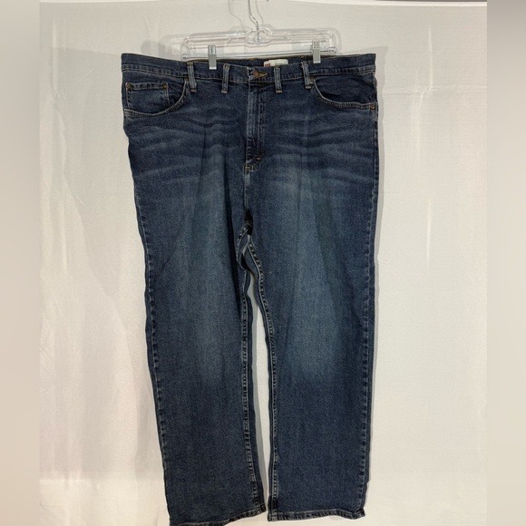 Wrangler Premium Quality Relaxed Fit Jeans Men’s 44x30 Dark Wash Denim Straight - Picture 1 of 11